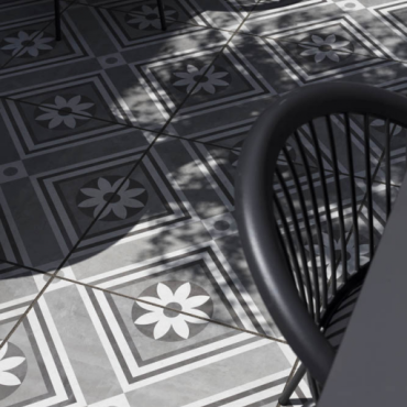 GeoCeramica® 60x60x4 Concreet Flower decorate